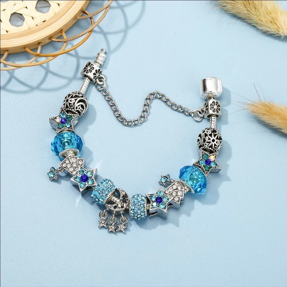 Sterling Silver Sparkling Planet Mercury & Stars Charm  NEW Sterling Silver Blue Sparkling Stars Charm Bracelet